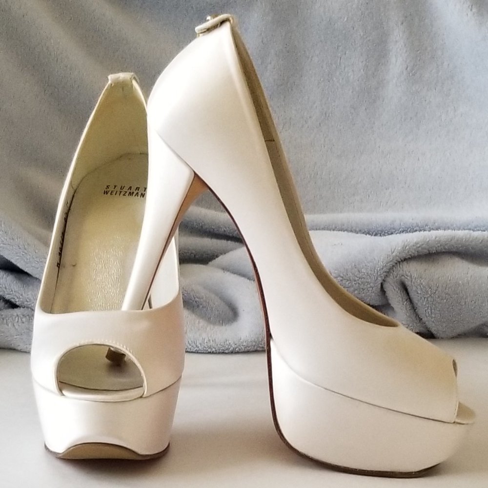 Stuart Weitzman White Satin Womens Heel Shoes 8.5M